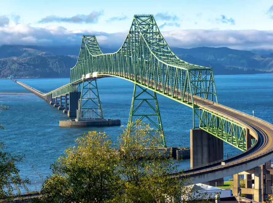 Astoria Megler Bridge crossing the Columbia River from Astoria, Oregon to Washington